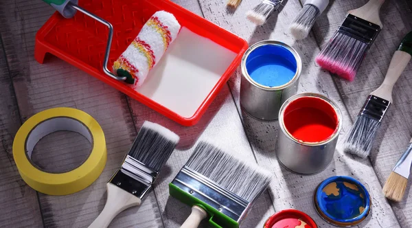 Lata Pintura Pinceles Diferentes Tamaños Para Decoración Del Hogar — Foto de Stock