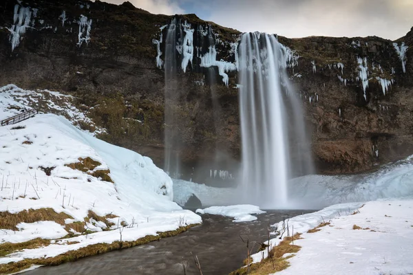 Gyönyörű Seljalandsfoss Egy Hideg Téli Napon Izland Európa — Stock Fotó