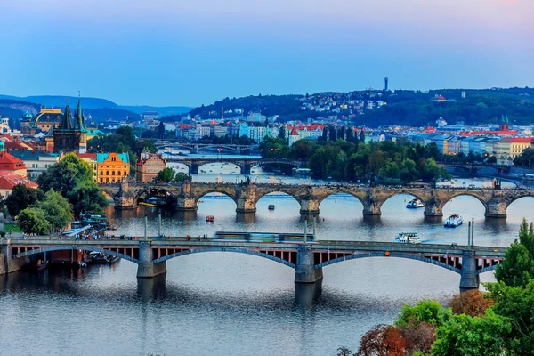 Çek Cumhuriyeti Nde Sabah Sisinde Prag Köprüleri — Stok fotoğraf