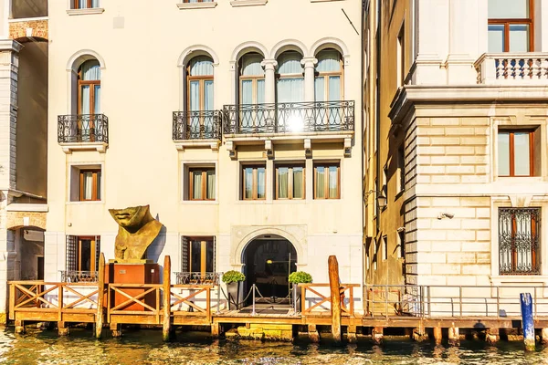 Veneza Palácios Fachada Decoração Perto Edifício Palazzo Grassi Área San — Fotografia de Stock