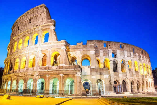 Coliseum Evening Lights Starlit Sky Rome Italy People — Stock Photo, Image