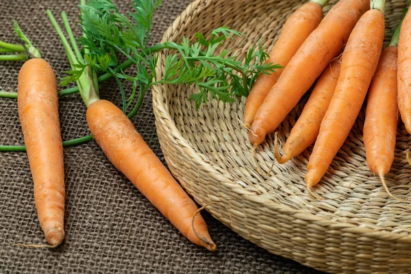 Φρέσκο Καρότο Καλάθι Λαχανικό Υγιή Τρόφιμα — Φωτογραφία Αρχείου