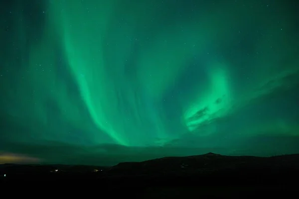 アイスランドのセルフスアイスランド近くのオーロラ — ストック写真