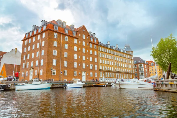 View Copenhagen Pleasure Boat Colorful Scandinavian Residential Houses Buildings Boats — Stock Photo, Image