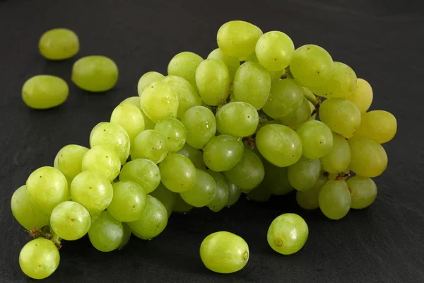 Las Uvas Verdes Frescas — Foto de Stock