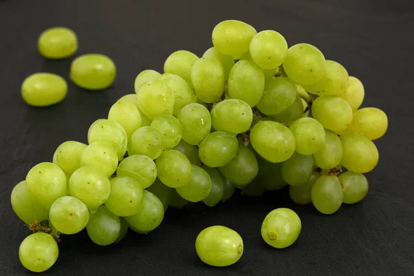 Las Uvas Verdes Frescas — Foto de Stock