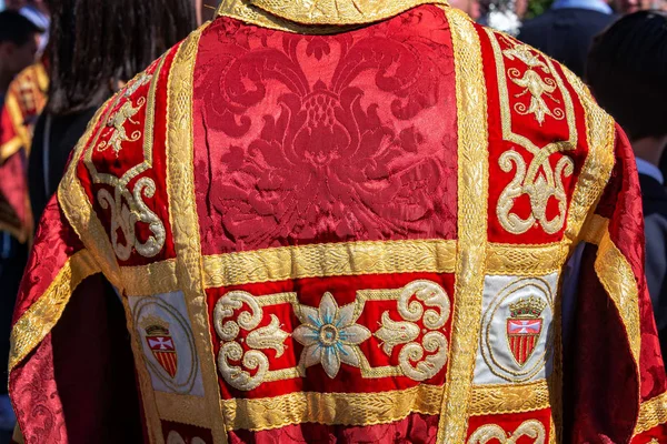 Vestuário Vermelho Dourado Usado Durante Semana Santa Sevilha Espanha — Fotografia de Stock