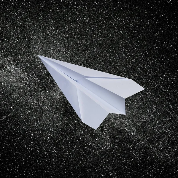 Letadlo Bílého Papíru Hvězdném Pozadí Symbol Svobody Soukromí Internetu — Stock fotografie