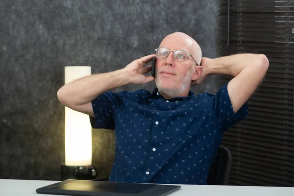 Mature Businessman Beard Talking Phone Office — Stock Photo, Image