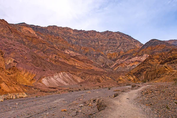Colorida Cresta Sobre Cañón Del Desierto Mosaic Canyon Parque Nacional — Foto de Stock