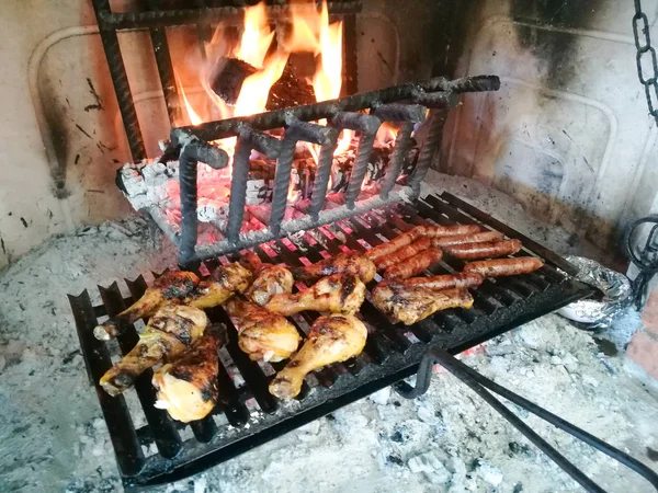 Carne Grătar Gătită Șemineu — Fotografie, imagine de stoc