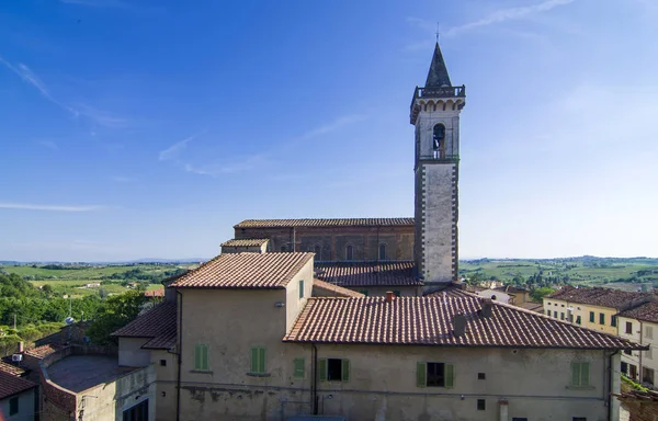 Église Historique Avec Beau Clocher Haut Avec Horizon Incurvé Sphère — Photo