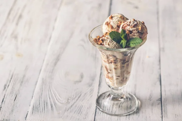 Vanille Schokoladeneis Eisbecher Glas — Stockfoto