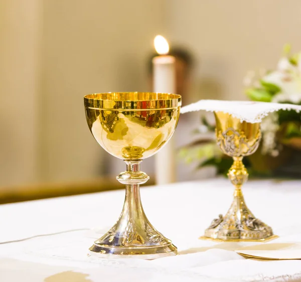 Beker Met Wijn Bloed Van Christus Pyx Met Gastheer Lichaam — Stockfoto