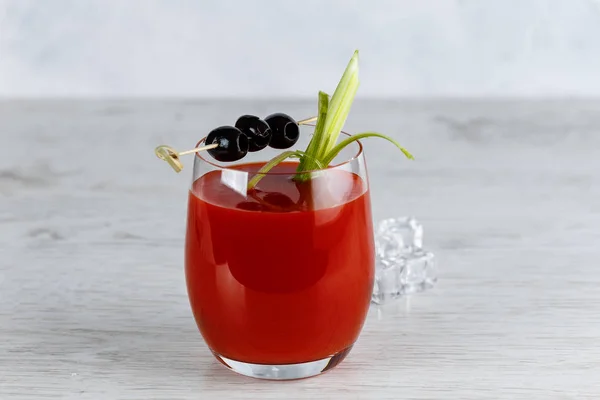 Bloody Mary Cocktail Met Selderij Olijven — Stockfoto