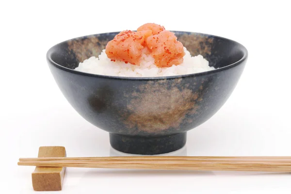 Riz Blanc Cuit Japonais Avec Karashi Mentaiko Sur Fond Blanc — Photo