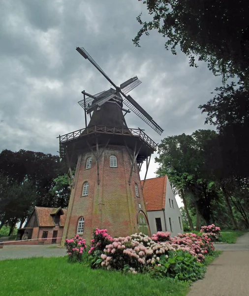 Emden East Frisia Mrs Johanna Vind Mill Jord Vägg Park — Stockfoto