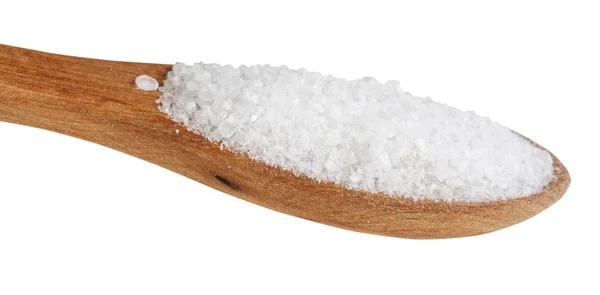 Sidovy Trä Salt Sked Med Kornat Bergsalt Närbild Isolerade Vit — Stockfoto