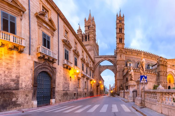 Palermo Katedralens Huvudfasad Samband Med Arkader Till Ärkebiskopspalatset Palermo Morgonen — Stockfoto