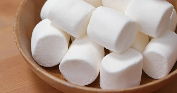 Marshmallow Branco Placa Madeira — Fotografia de Stock