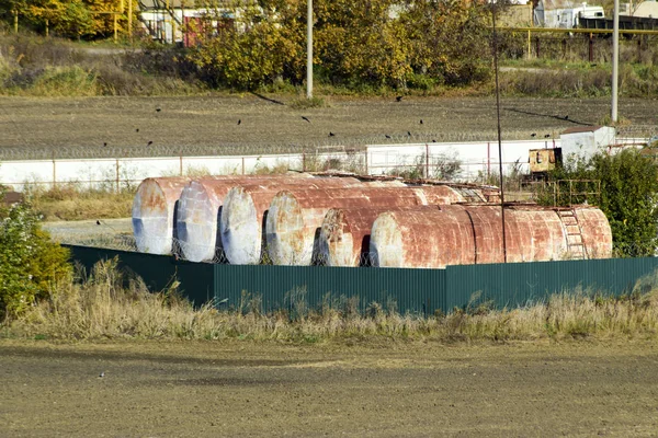 Vista Una Antigua Base Lubricantes Combustibles Barriles Para Almacenar Gasolina —  Fotos de Stock
