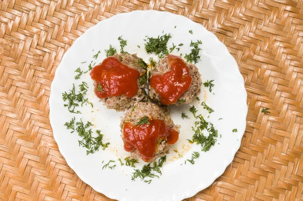 Meatballs Salad Sauce White Dish — Stock Photo, Image