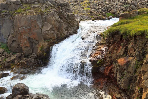 Island Landschaft Wasserfall Rjukandafoss Aus Nächster Nähe Wahrzeichen Des Isländischen — Stockfoto