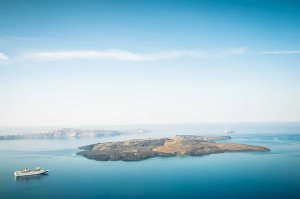 Schöne Landschaft Mit Meerblick Kreuzfahrtschiff Auf Dem Meer Der Nähe — Stockfoto
