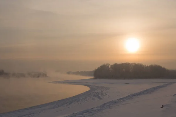 Inverno Gelido Tramonto Sul Fiume Siberia Inverno Dicembre — Foto Stock