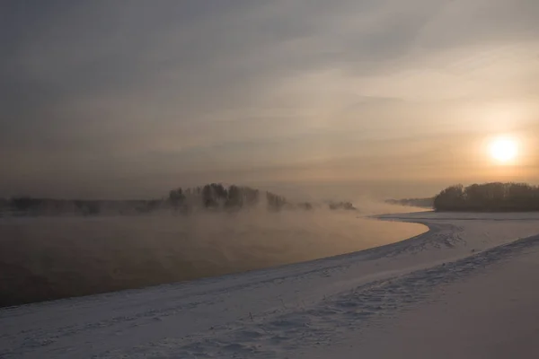 Winter Frostiger Sonnenuntergang Auf Dem Fluss Sibirien Winter Dezember — Stockfoto
