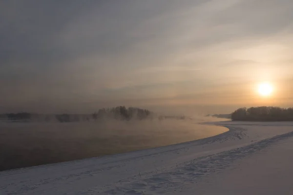 Inverno Gelido Tramonto Sul Fiume Siberia Inverno Dicembre — Foto Stock