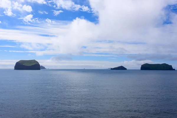 Vestmannaeyjar Isla Vista Playa Con Isla Surtsey Fondo Islandia Paisaje — Foto de Stock