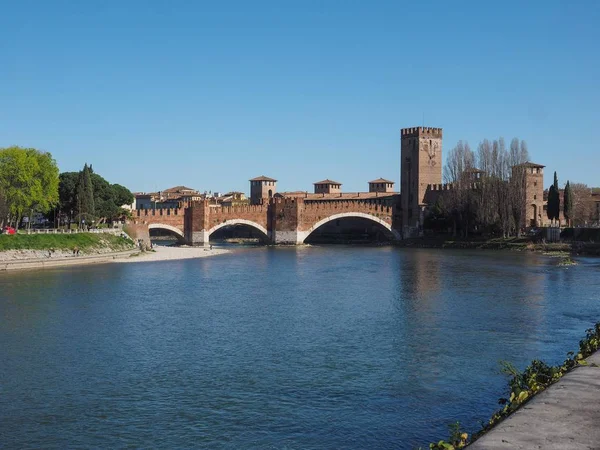 ポンテ カステル 旧城橋を意味する 別名スカリジェーロ橋 スカリゲル橋を意味する イタリアのヴェローナ アディジェ川上 — ストック写真
