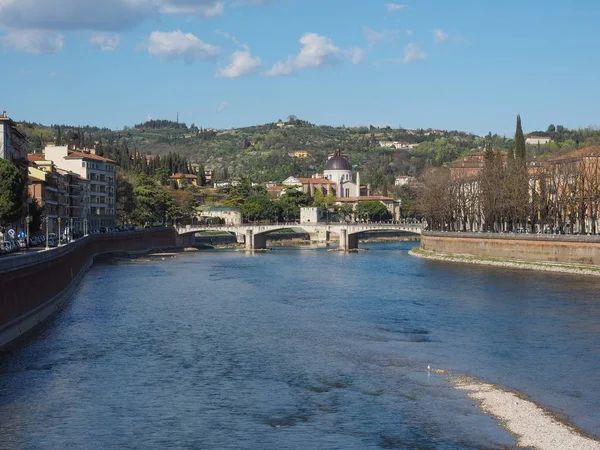 Вид Річку Адідже Вероні Італія — стокове фото