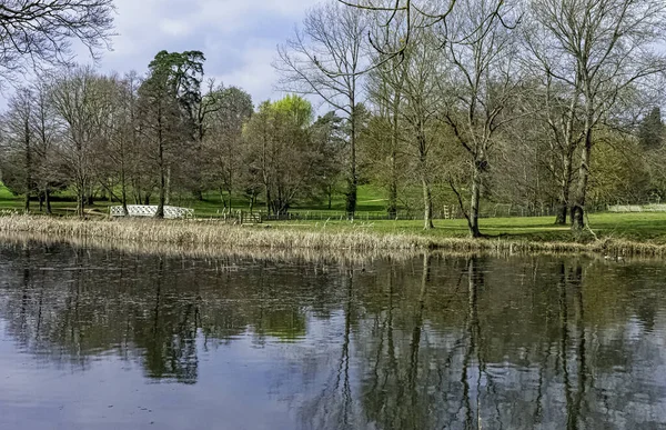 Widok Jezioro Octagon Okolice Stowe Buckinghamshire Wielka Brytania — Zdjęcie stockowe