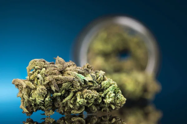 Cbd Concept Marijuana Medica Cannabis Sfondo Blu — Foto Stock