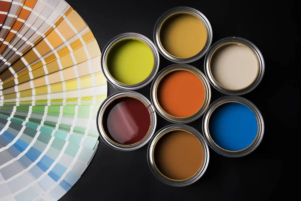 Bunte Farbdose Kreativitätskonzept — Stockfoto