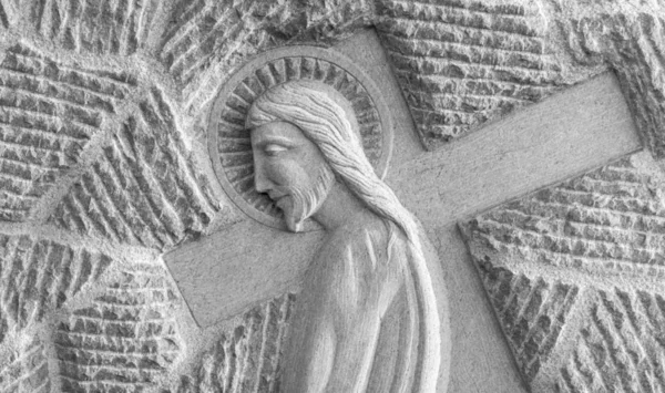 Bas Relief Jésus Portant Croix Sur Chemin Crucifixion Idéal Pour — Photo