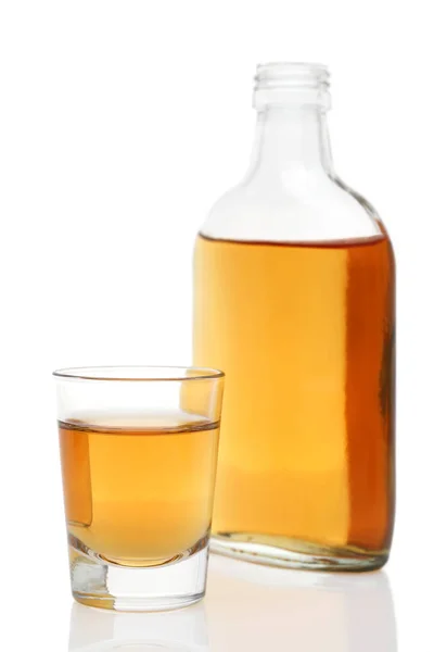 Coupe Verre Bouteille Whisky Sur Fond Blanc — Photo