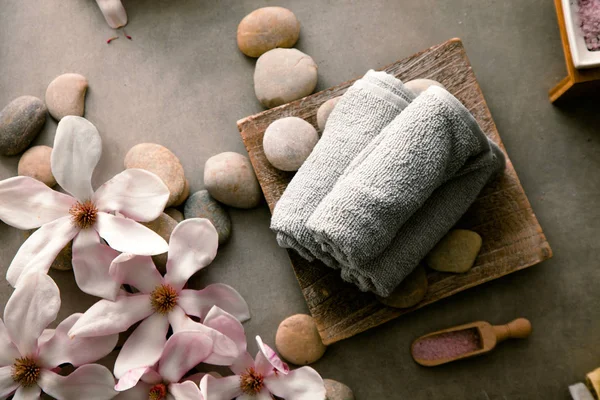 Spa Bienestar Piedras Masaje Natural Con Flor Magnolia Tratamiento Spa — Foto de Stock