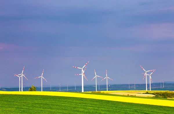 Rüzgar Türbinleri Alternatif Rüzgar Enerjisi — Stok fotoğraf