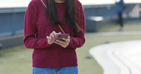 Close Woman Use Cellphone — 스톡 사진