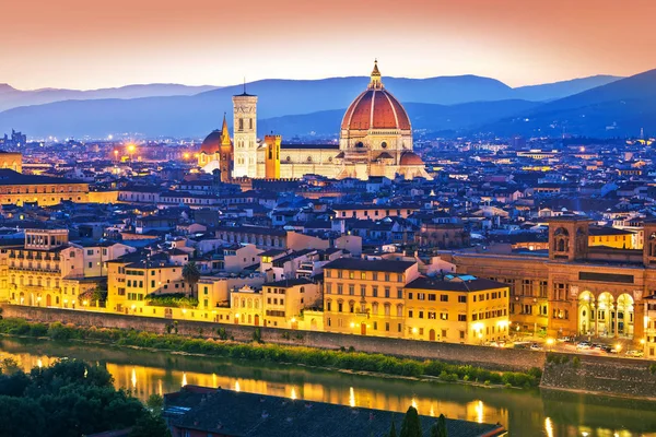 Barevné Střechy Florencie Duomo Zobrazení Při Západu Slunce Oblast Toskánsko — Stock fotografie
