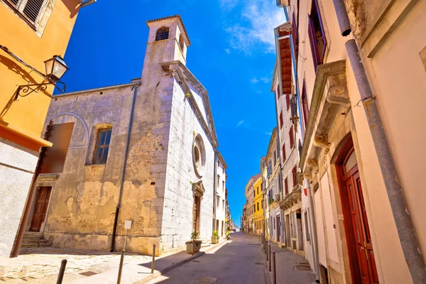 Calle Piedra Mediterránea Iglesia Vodnjan Vista Ciudad Región Istria Croacia — Foto de Stock