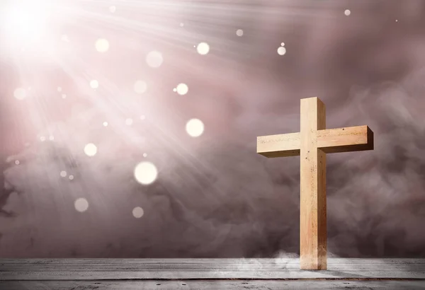 Croce Cristiana Sul Tavolo Legno Con Luce Sfondo Luminoso — Foto Stock