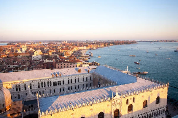 Vista Aérea Veneza Amanhecer Itália Vista Ducal Palácio Marco Italiano — Fotografia de Stock