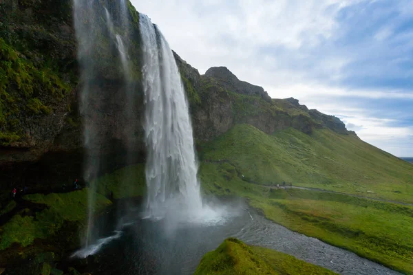 Seljalandsfoss Πέφτει Κατά Θερινή Περίοδο Άποψη Ισλανδία Ισλανδικό Τοπίο — Φωτογραφία Αρχείου