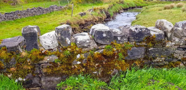 Rlanda Nın Bir Bölgesi Olan Connemara Fazla Gelişmiş Taş Duvar — Stok fotoğraf