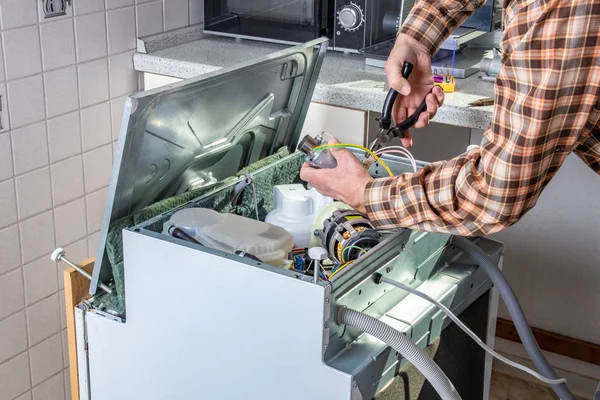 People Technician Jobs Appliance Repair Technician Handyman Works Broken Dishwasher — Stock Photo, Image