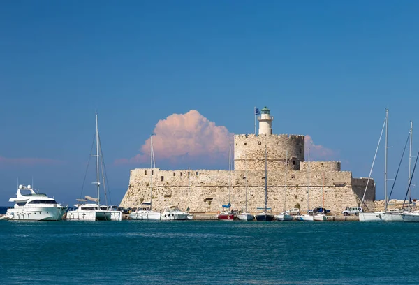 Middeleeuwse Mandraki Haven Rhodos Griekenland — Stockfoto